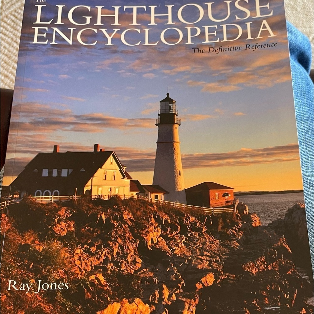 "The Lighthouse Encyclopedia" Book The Definitive Reference 2nd Ed. Ray Jones